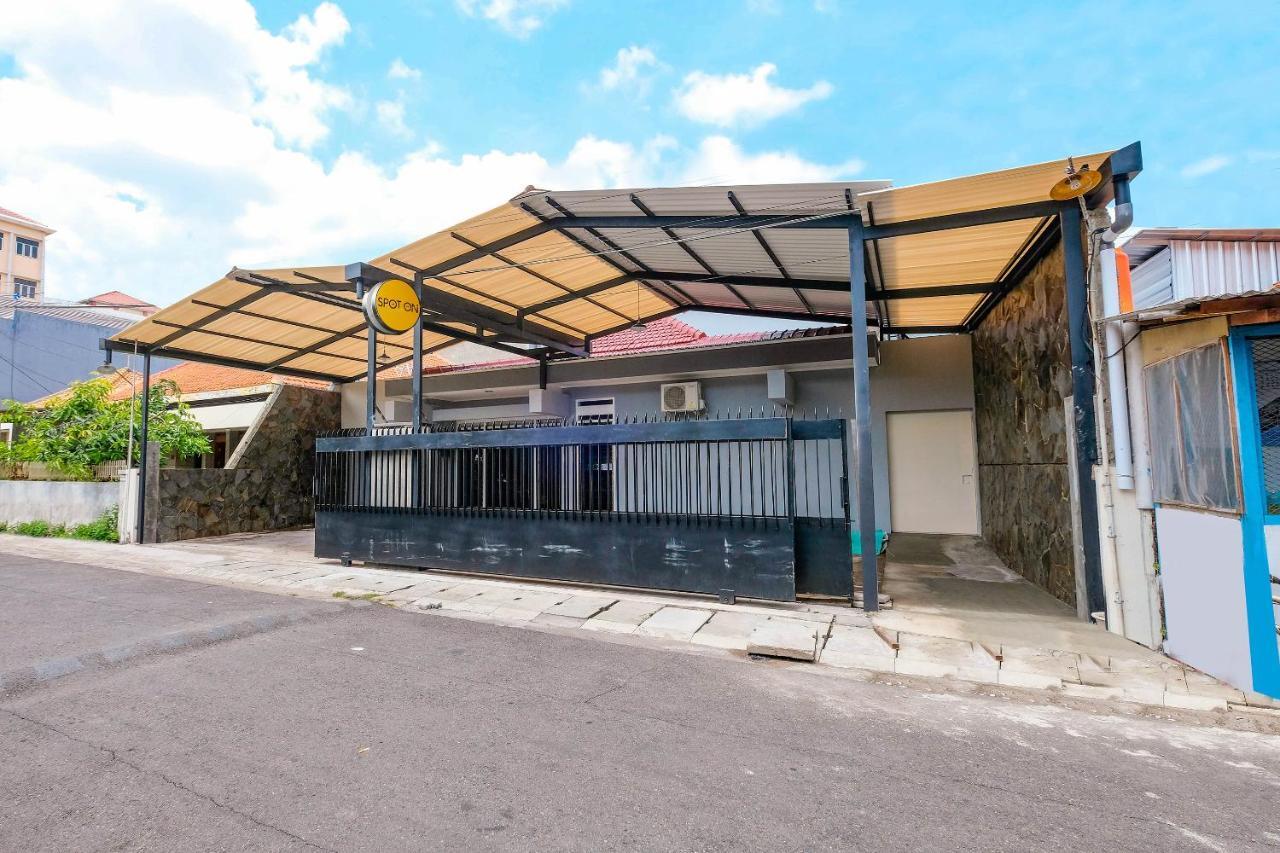 Spot On 2281 Omajo Semarang Exterior foto